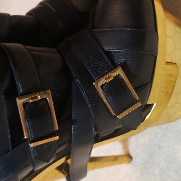 Versace size 39 color black leather 100% Authentic - Picture 9 of 17